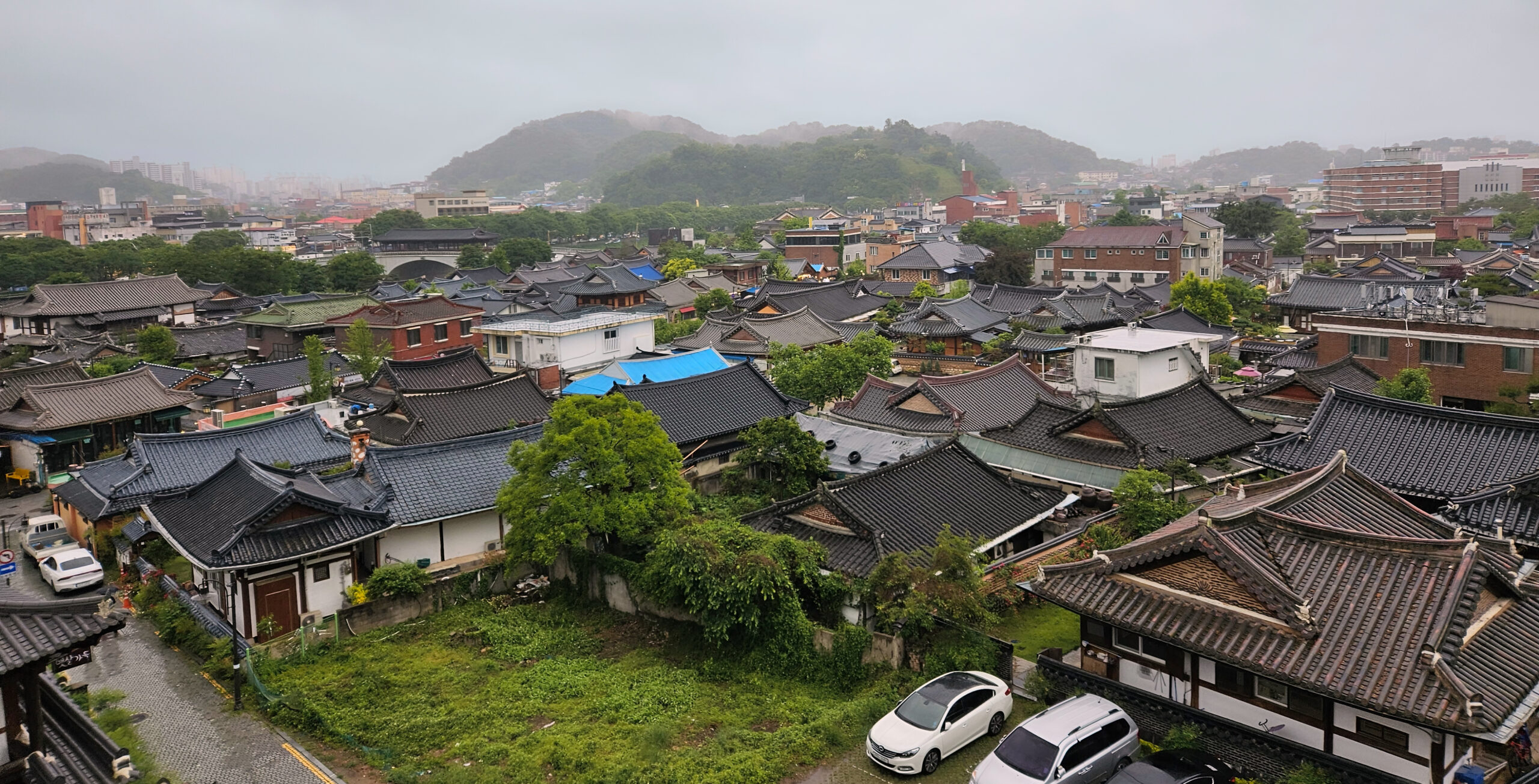 전주한옥마을 기와지붕이 이어진 실제 전경