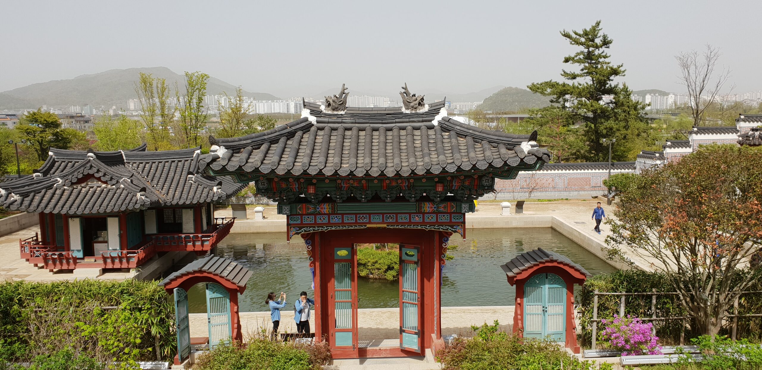 순천만국가정원 한국정원의 한옥 정자와 연못