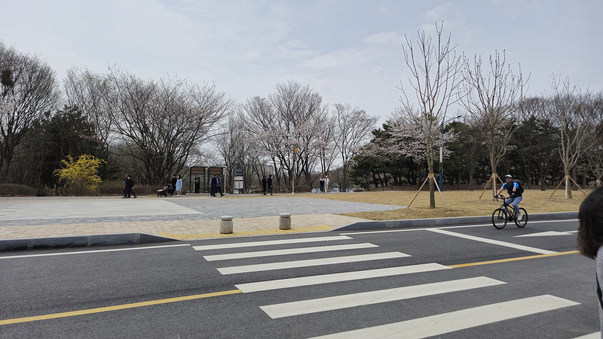 Main entrance of Incheon Grand Park photographed in 2025