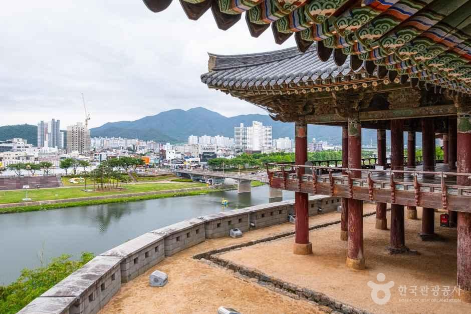 밀양가볼만한곳, 영남루·위양지·얼음골 선택