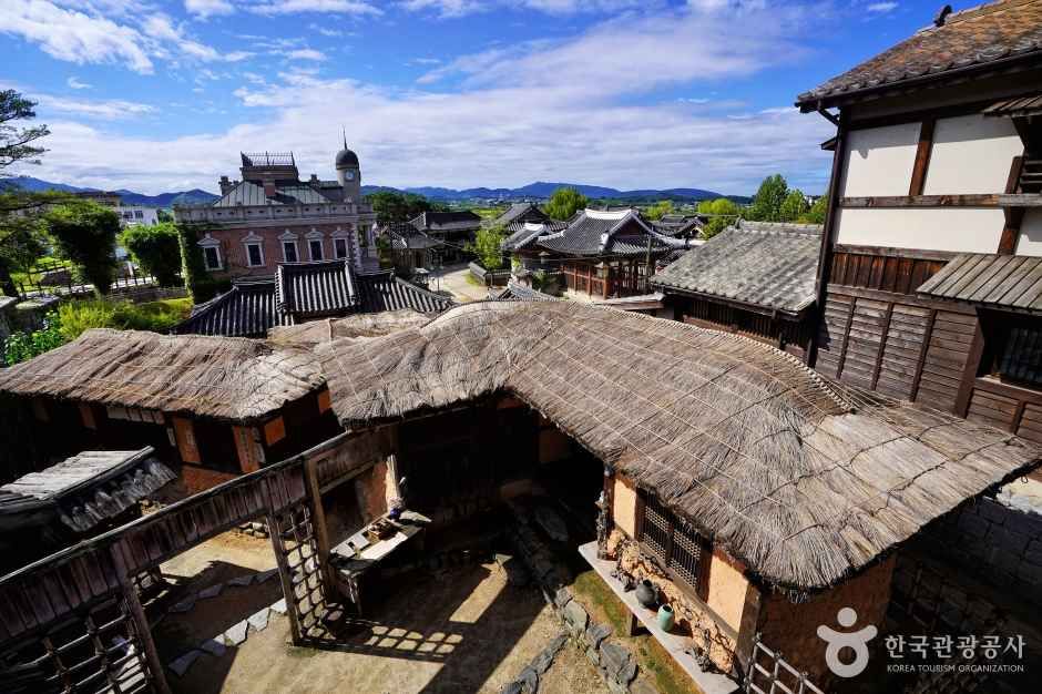 논산가볼만한곳 선샤인랜드 실제 촬영 세트 풍경
